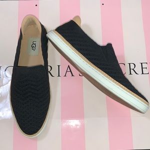 UGG SAMMY chevron women 8 black USED GOOD